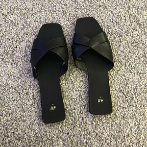 H&M black plastic sandal size 40(8.5 US)